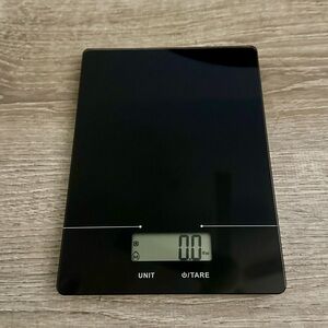 Digital Kitchen Scale in Black